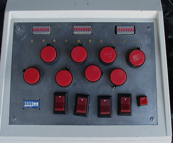 Sloped Face Project Box With Switches, Pots, Indicators and - Click Image to Close