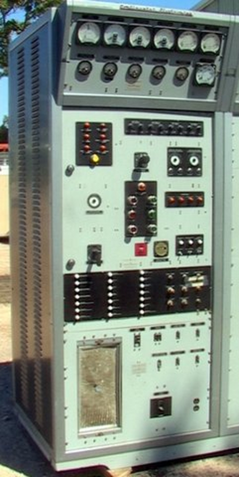 BIG Vintage Electrical Electronics Control Panel Gauges Meters, - Click Image to Close