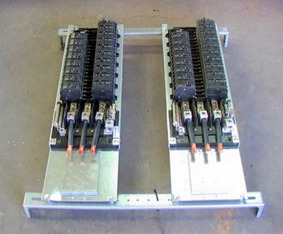 2x Square-D 240V 3PH 225A Panel Board Cat.NQOM442M225 + breakers