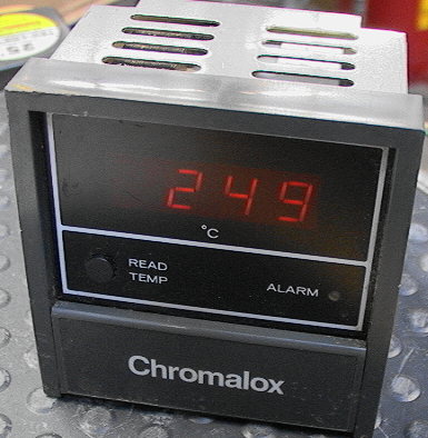 Chromalox 1/4 DIN Digital Overtemperature Controller 3901-11208 - Click Image to Close