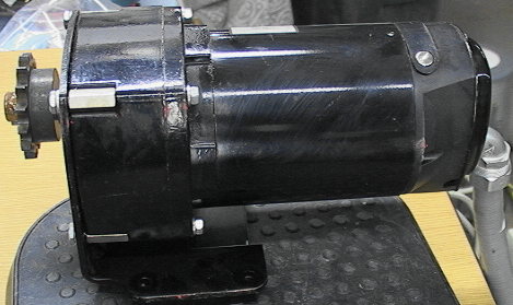 Bodine Electric Gearmotor 1/4hp 62 rpm output 130 volt DC