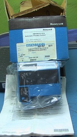NIB Honeywell Eisemann Burner Control with Flame Amplifier - Click Image to Close