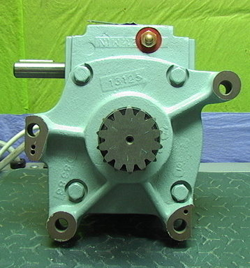 NEW 7 rpm 48:1 Right-Angle Pinion Spline worm-gear Type 08-1825