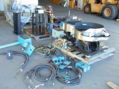 Lot of Vibratory Parts Feeder 4-hopper system parts - Click Image to Close