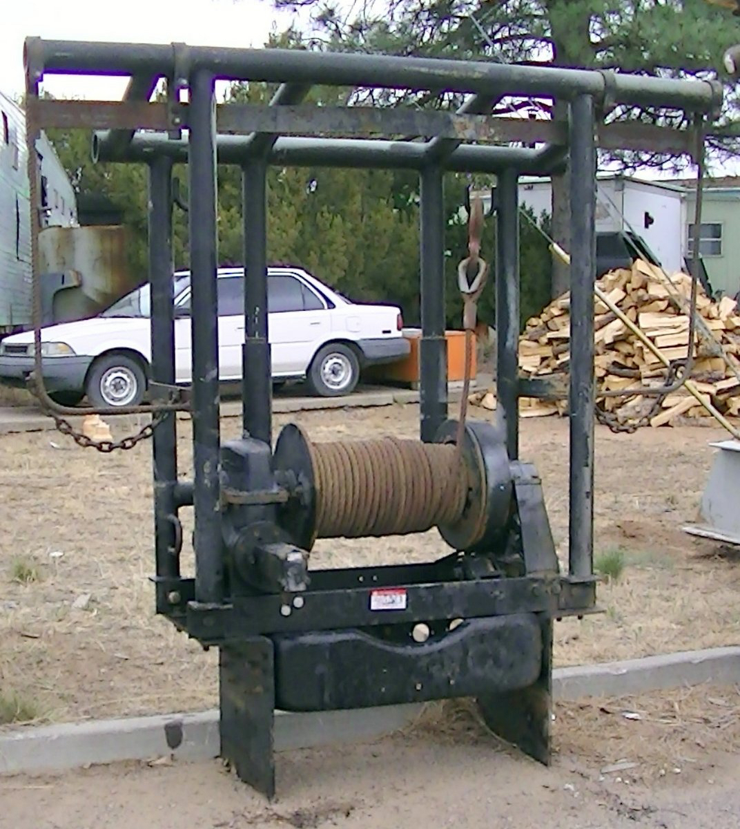 30,000 lb capacity Tulsa Winch with Hydraulic Motor drive truck - Click Image to Close