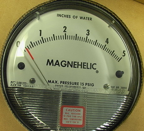 NEW Dwyer Magnehelic 2005 Air Pressure Gage 0-5" WC