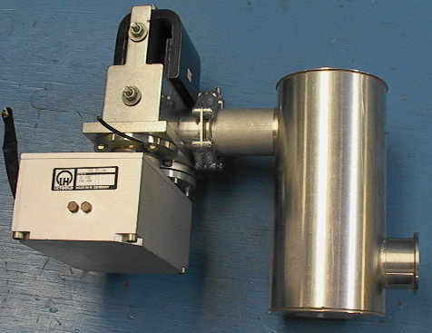 Small Ion Vacuum Pump +Trap +Pre-AMP Leybold UL 400 200.59.866 - Click Image to Close