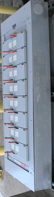 400 Amp GE Circuit Breaker Panel with 16 QMR361 breaker-switches - Click Image to Close