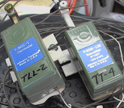 Johnson Controls T-3610-1 Thermostat & T-5210-118 Transmitter